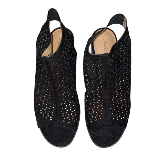 American Eagle Outfitters Black Open-Toe Block Heel Sandals - Picture 2 of 13